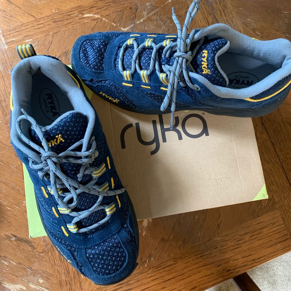 Ryka outdoor walking shoes